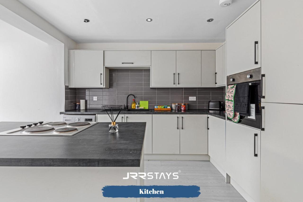 Tipton 3 Bedroom House Garden Sleeps 7 - Jrr Stays Coseley Buitenkant foto