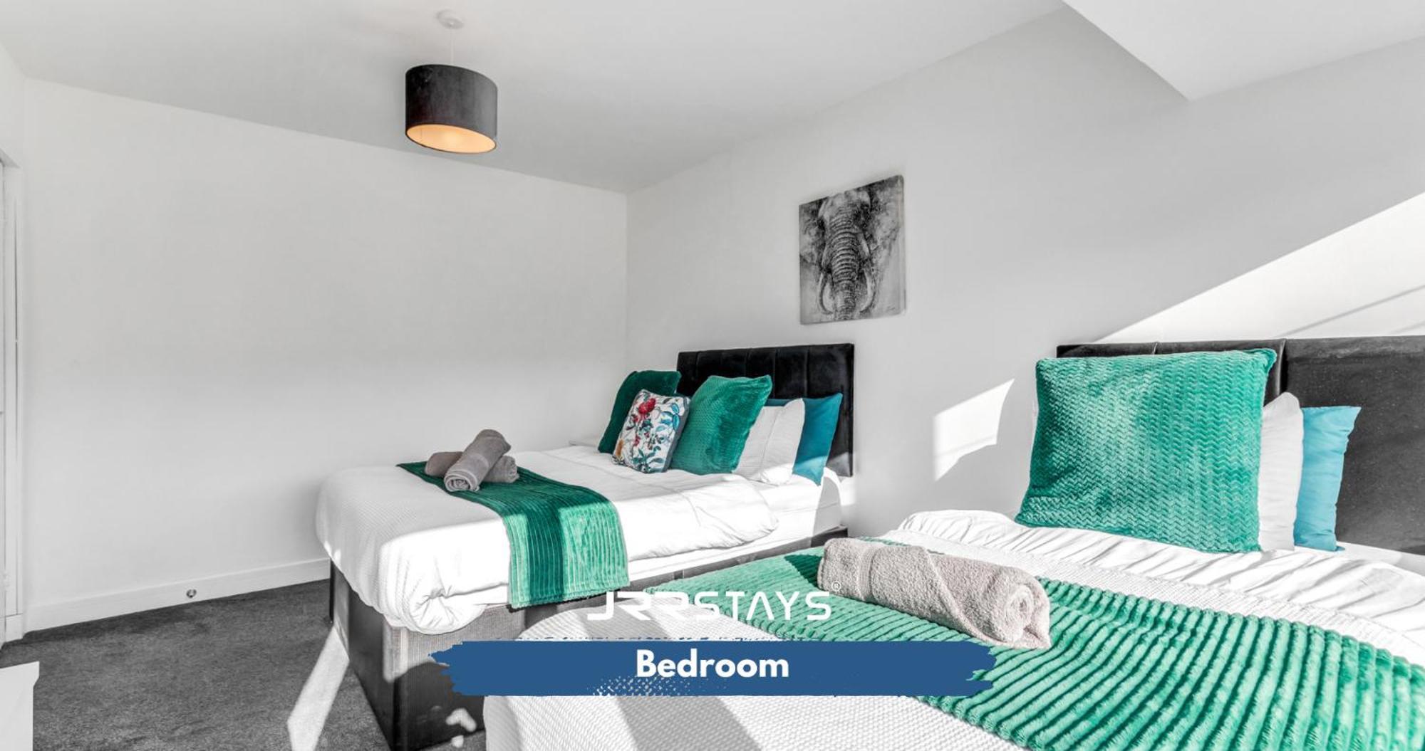 Tipton 3 Bedroom House Garden Sleeps 7 - Jrr Stays Coseley Buitenkant foto